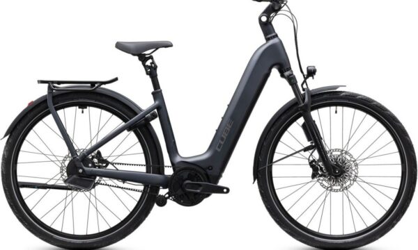 Cube KATHMANDU HYBRID DELUXE EXC 800 LAGEINSTAP